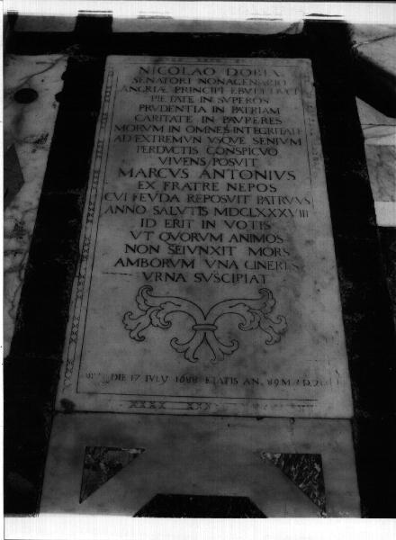 lapide tombale, opera isolata - bottega genovese (sec. XVII)