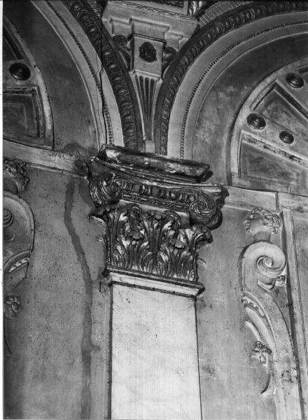 motivi decorativi (capitello, elemento d'insieme) - PRODUZIONE GENOVESE (metà sec. XVI)