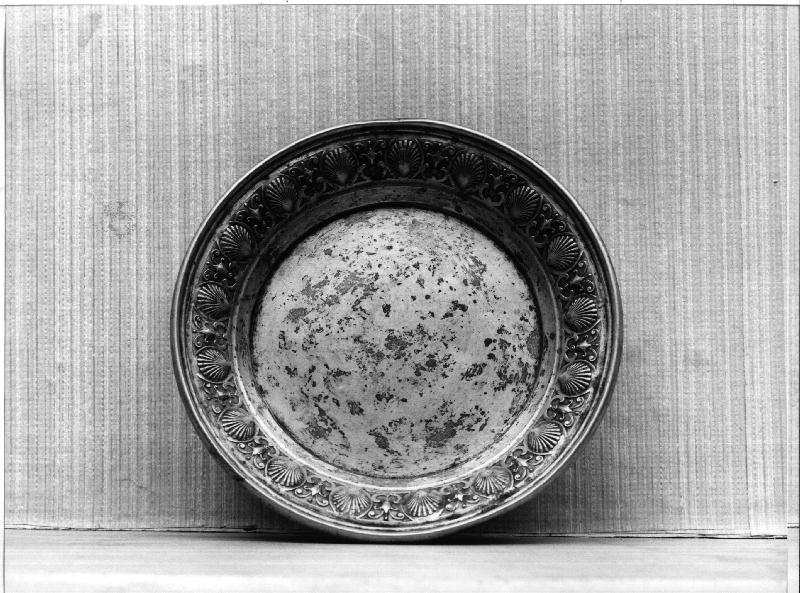 piatto, opera isolata - bottega genovese (primo quarto sec. XX)