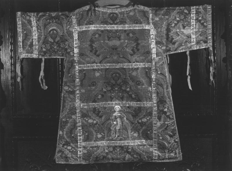 San Pietro/ motivi decorativi floreali (tunicella, elemento d'insieme) - manifattura genovese (prima metà sec. XVIII)