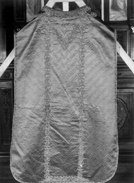 MOTIVI DECORATIVI FLOREALI (pianeta, elemento d'insieme) - manifattura genovese (prima metà sec. XVII)