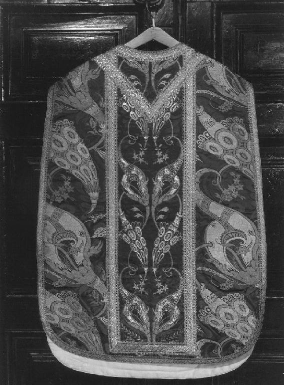 motivi decorativi vegetali stilizzati/ motivi decorativi floreali (pianeta, opera isolata) - manifattura ligure (prima metà sec. XVIII, sec. XIX)