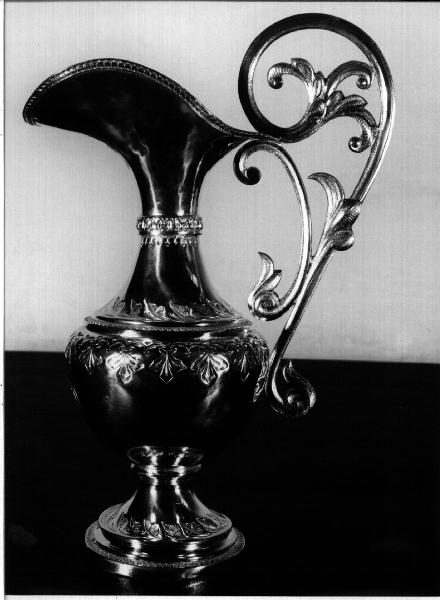 motivi decorativi vegetali (brocca, elemento d'insieme) - bottega genovese (primo quarto sec. XX)