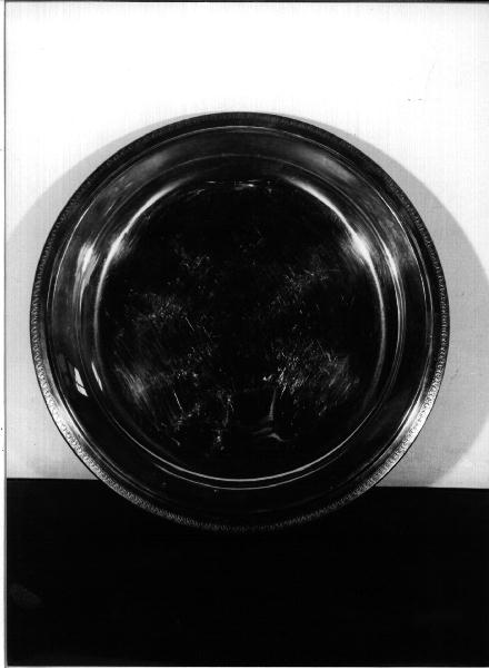 piatto, elemento d'insieme - bottega genovese (primo quarto sec. XX)