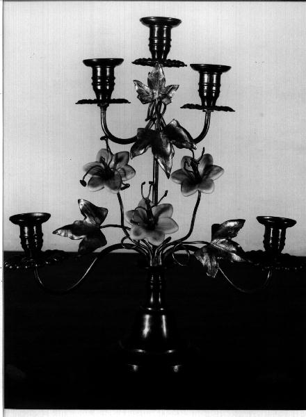 motivi decorativi floreali (candelabro, opera isolata) - PRODUZIONE GENOVESE (prima metà sec. XX)