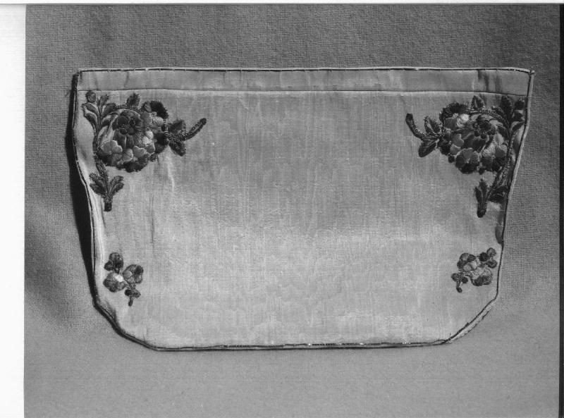 motivi decorativi floreali (cuscino, elemento d'insieme) - manifattura ligure (secc. XVIII/ XIX)