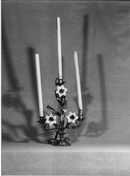fiori (candelabro, coppia) - PRODUZIONE LIGURE (primo quarto sec. XX)