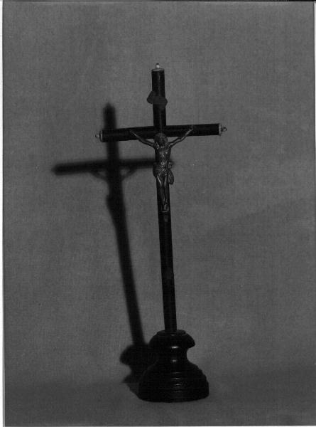 CRISTO CROCIFISSO (croce da tavolo, opera isolata) - produzione italiana (primo quarto sec. XX)
