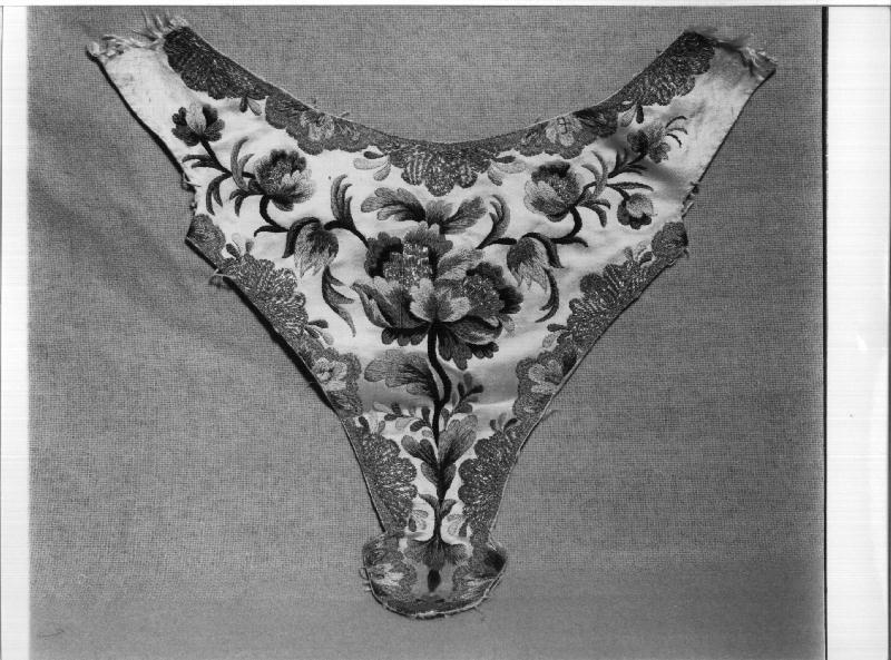 motivi decorativi floreali (decorazione a ricamo, frammento) - manifattura ligure (metà sec. XVIII)