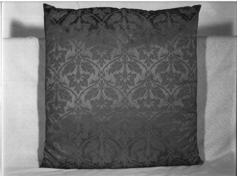 motivi decorativi vegetali (cuscino, opera isolata) - manifattura ligure (metà sec. XIX)