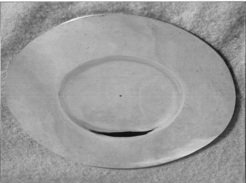 piattino da comunione, opera isolata - bottega ligure (primo quarto sec. XVIII)