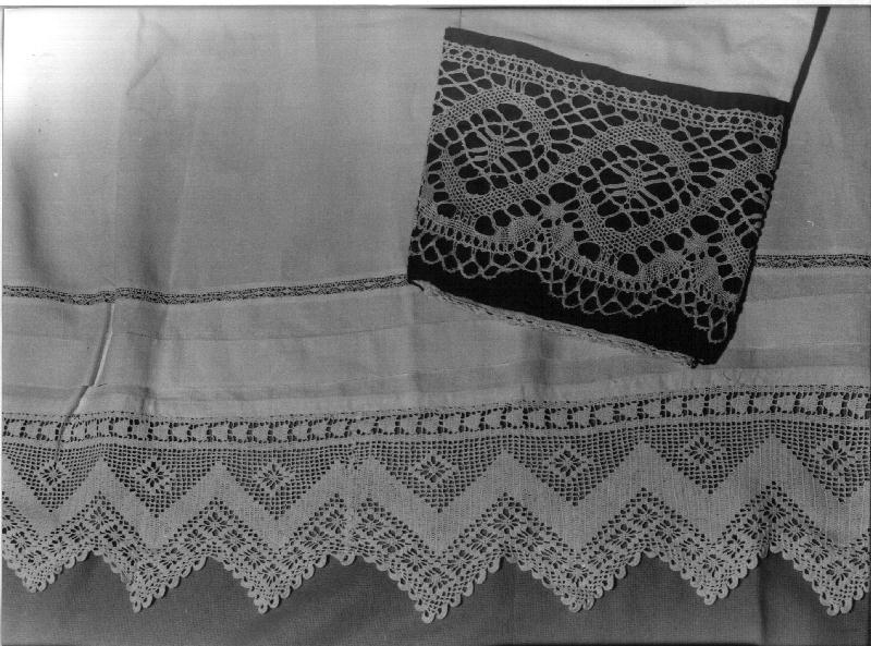 camice, opera isolata - manifattura ligure (seconda metà sec. XIX)