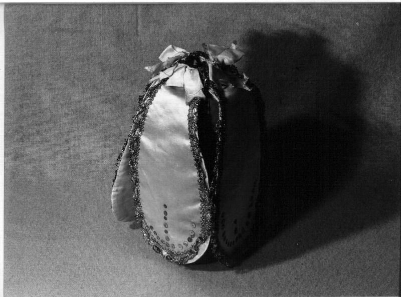 conopeo di pisside, opera isolata - manifattura ligure (prima metà sec. XIX)