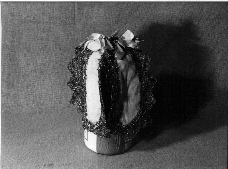 conopeo di pisside, opera isolata - manifattura ligure (prima metà sec. XIX)