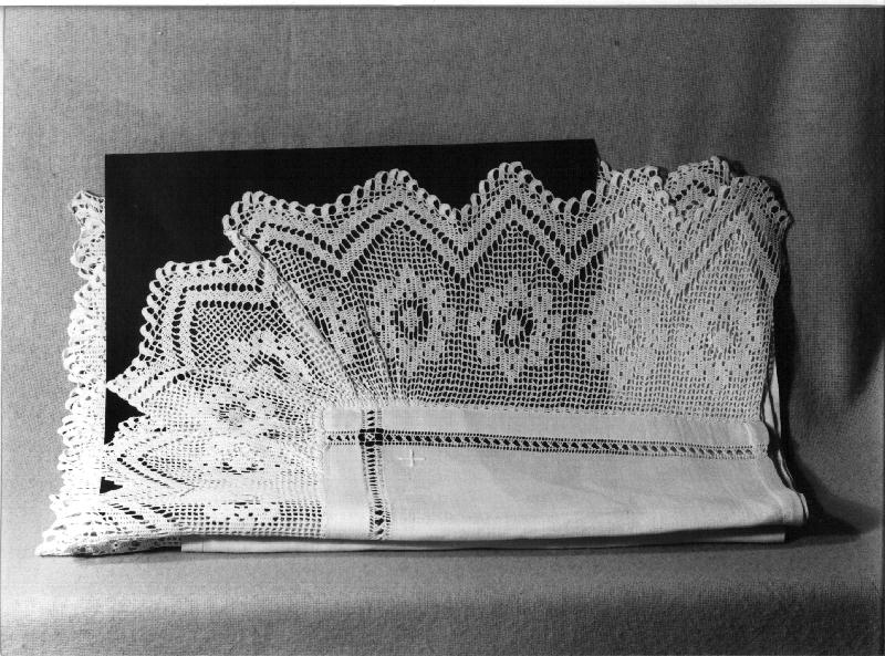 tovaglia d'altare, opera isolata - manifattura ligure (seconda metà sec. XIX)