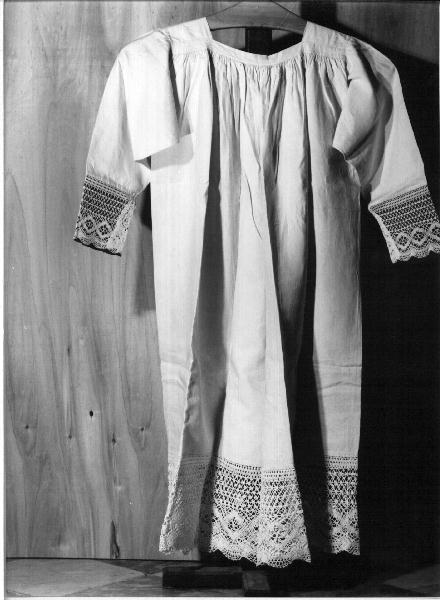 camice, opera isolata - manifattura ligure (secc. XIX/ XX)