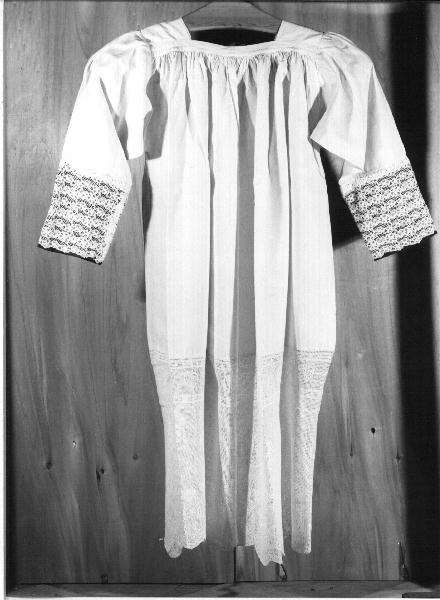 camice, opera isolata - manifattura ligure (prima metà sec. XX)