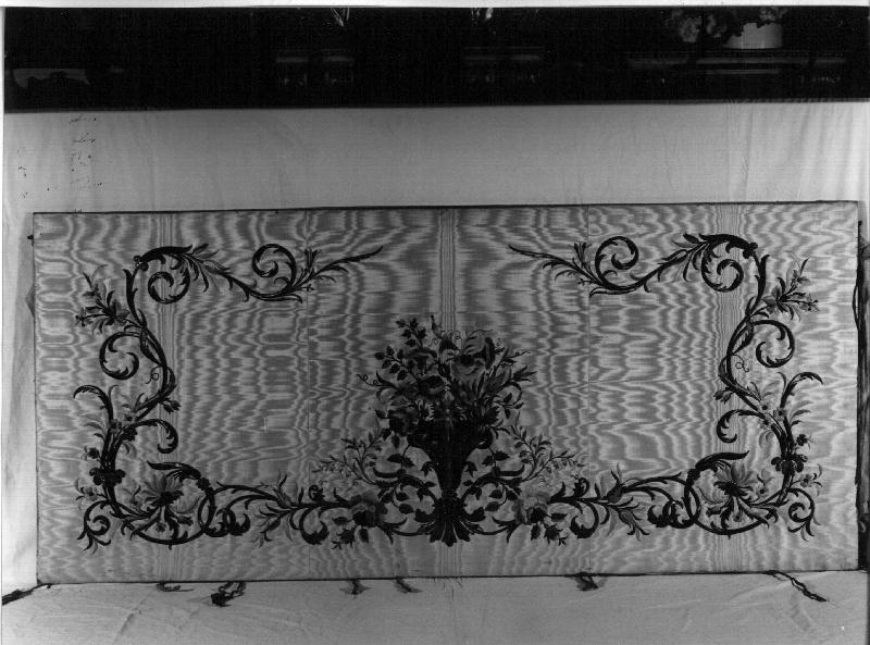 MOTIVI DECORATIVI FLOREALI (paliotto, coppia) - manifattura ligure (seconda metà sec. XIX)