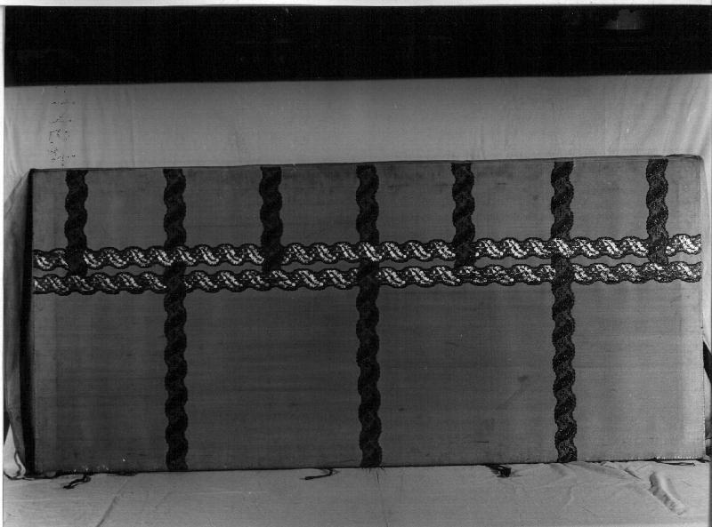 croci/ motivi decorativi vegetali stilizzati (paliotto, serie) - manifattura ligure (ultimo quarto sec. XIX)