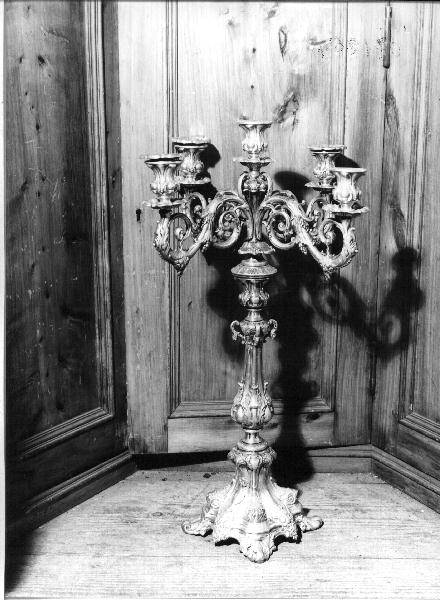 motivi decorativi vegetali/ motivi decorativi floreali (candelabro, coppia) - bottega ligure (sec. XIX)