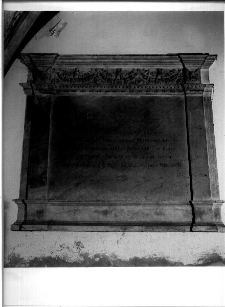 lapide, elemento d'insieme - bottega genovese (sec. XVI)