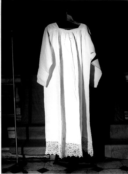 camice, opera isolata - manifattura ligure (seconda metà sec. XIX)