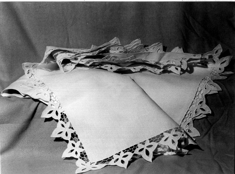 tovaglia d'altare, opera isolata - manifattura ligure (prima metà sec. XX)