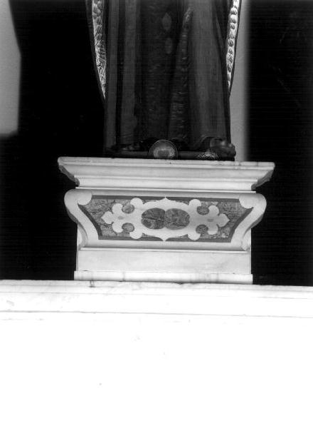 piedistallo di statua, elemento d'insieme - bottega genovese (sec. XVII)