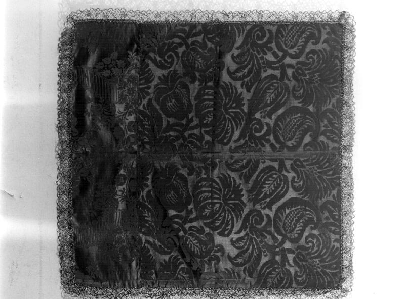 MOTIVI DECORATIVI FLOREALI (velo di calice, elemento d'insieme) - manifattura lucchese (metà sec. XVII, sec. XVIII)