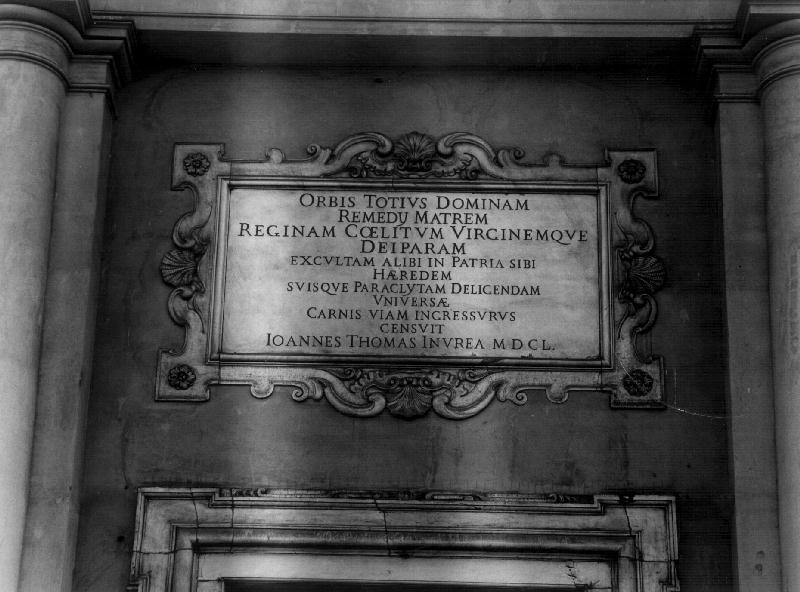 motivo decorativo a volute/ conchiglie (lapide documentaria, opera isolata) - bottega ligure (sec. XVII)