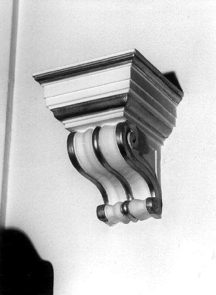 mensola, elemento d'insieme - bottega ligure (prima metà sec. XX)