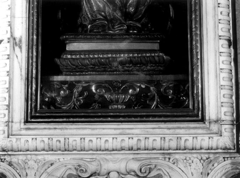 piedistallo di statua, elemento d'insieme - bottega genovese (sec. XIX)