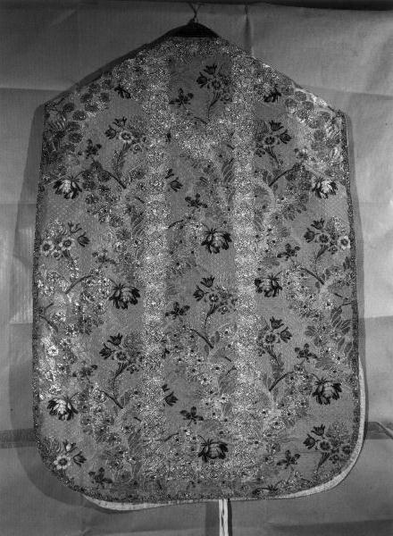 MOTIVI DECORATIVI FLOREALI (pianeta, elemento d'insieme) - manifattura genovese (prima metà sec. XVIII)