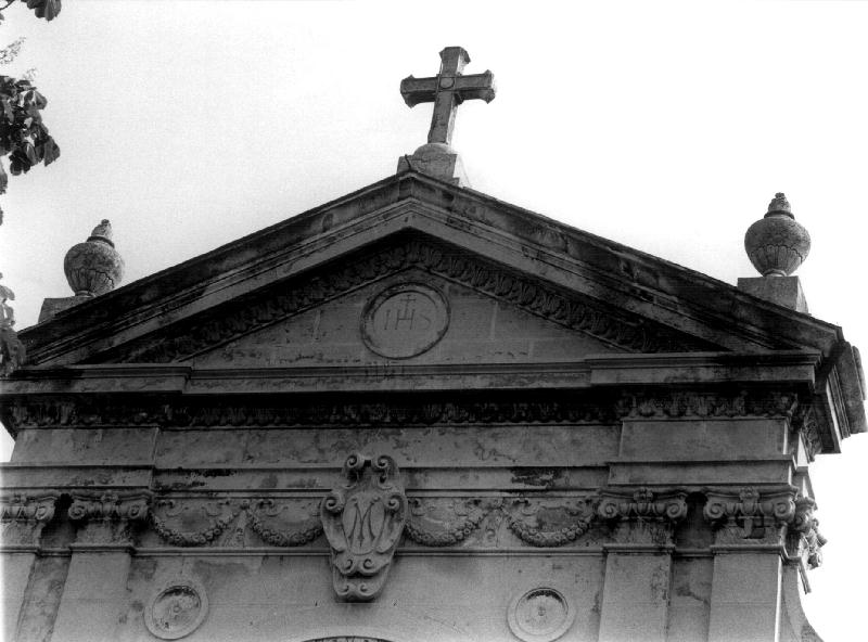 timpano, elemento d'insieme - PRODUZIONE LIGURE (sec. XX)