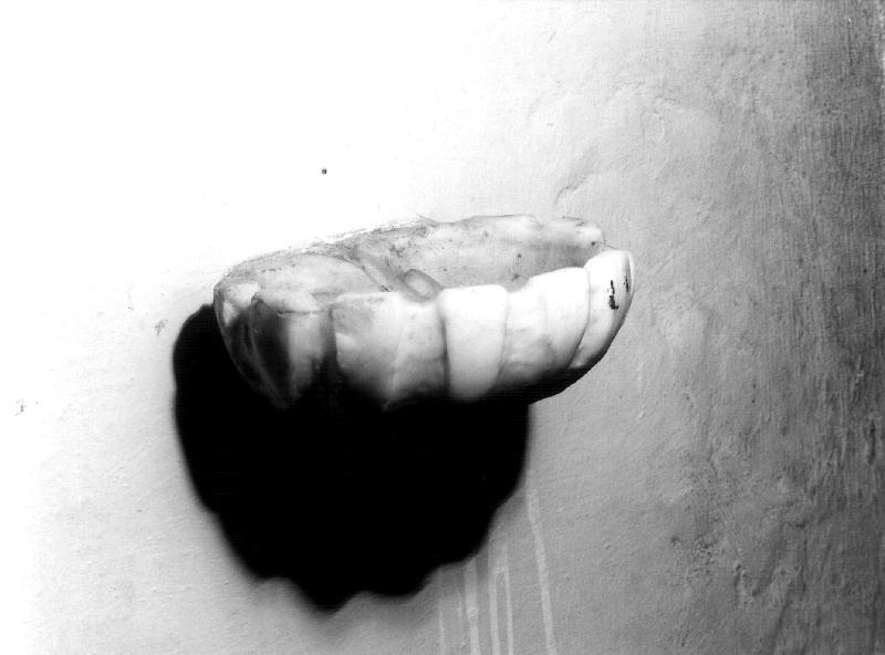 acquasantiera da parete, opera isolata - bottega ligure (prima metà sec. XVIII)