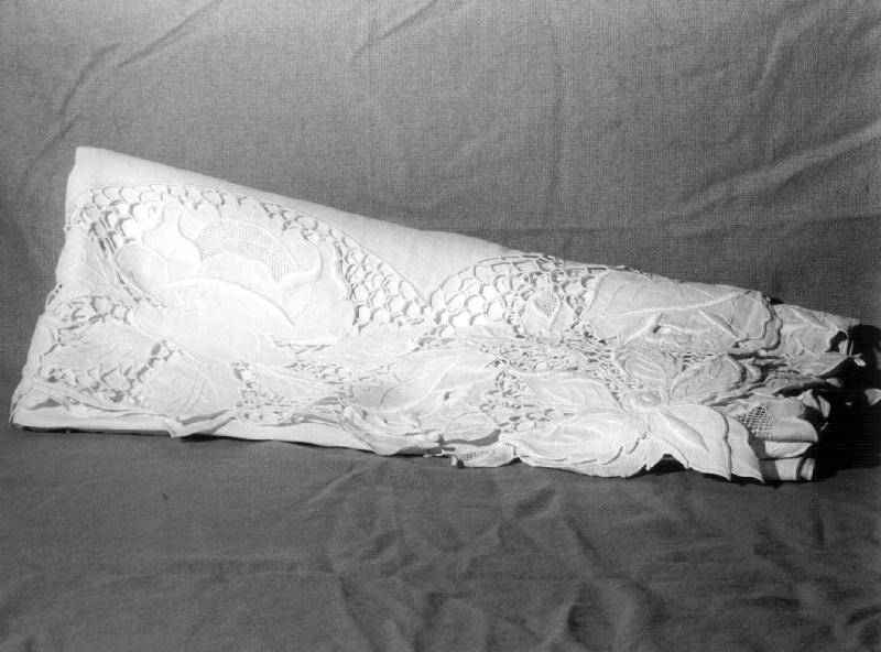 motivi decorativi floreali (tovaglia d'altare, opera isolata) - manifattura ligure (prima metà sec. XX)