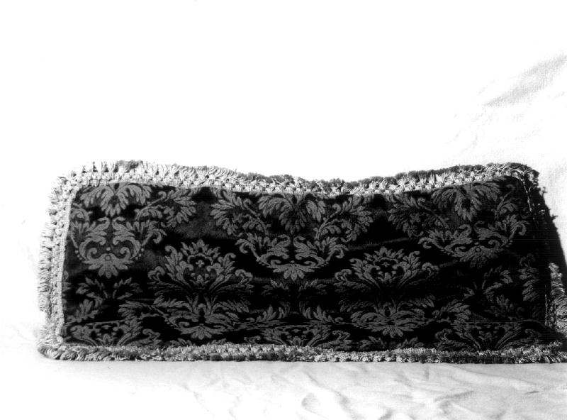 motivi decorativi vegetali (cuscino, opera isolata) - manifattura ligure (ultimo quarto sec. XIX)