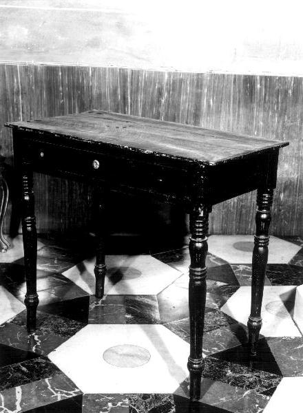 tavolino, opera isolata - bottega ligure (prima metà sec. XIX)