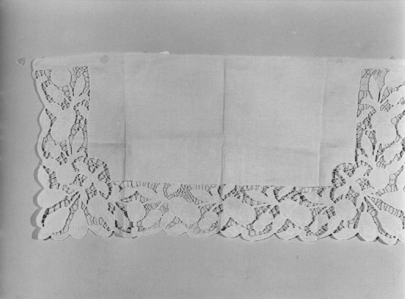 tovaglia d'altare, opera isolata - manifattura ligure (secc. XIX/ XX)