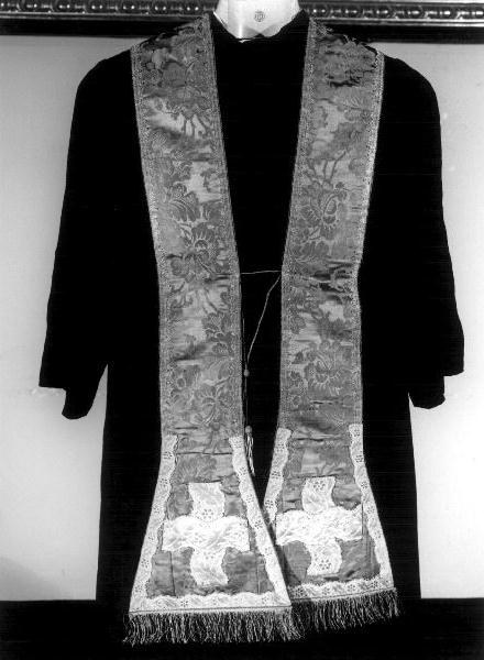 croce/ motivi decorativi floreali (stola, coppia) - manifattura ligure (metà sec. XVIII)