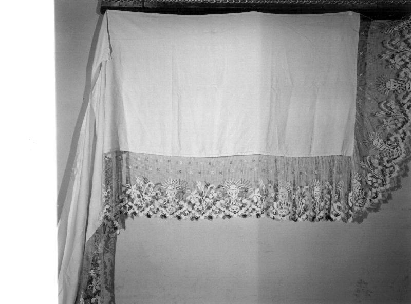 calice eucaristico (tovaglia d'altare, opera isolata) - manifattura ligure (primo quarto sec. XX)