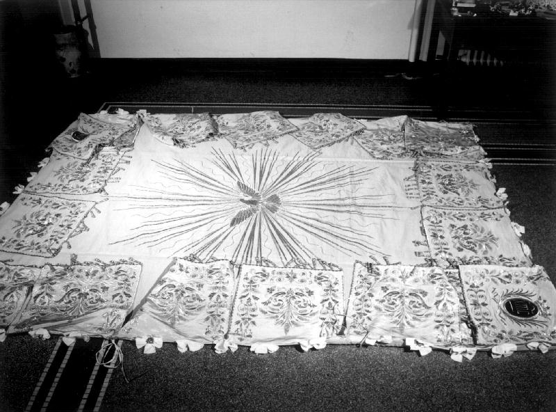 colomba dello Spirito Santo (baldacchino processionale - a cielo fluttuante, elemento d'insieme) - manifattura ligure (metà sec. XIX)