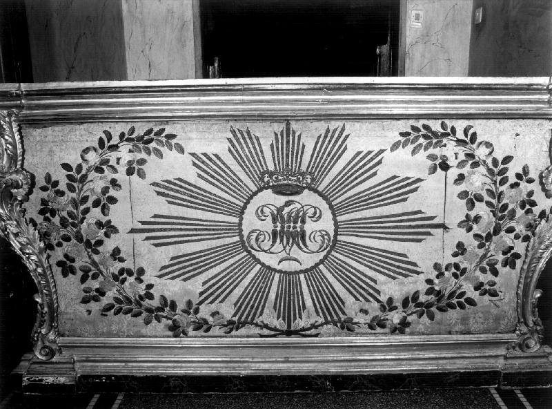 monogramma mariano/ motivi decorativi floreali (paliotto, elemento d'insieme) - manifattura ligure (prima metà sec. XIX)