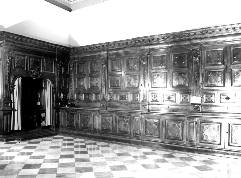 CONCHIGLIA/ MOTIVI DECORATIVI VEGETALI (armadio da sacrestia, coppia) - bottega ligure (inizio sec. XVIII)