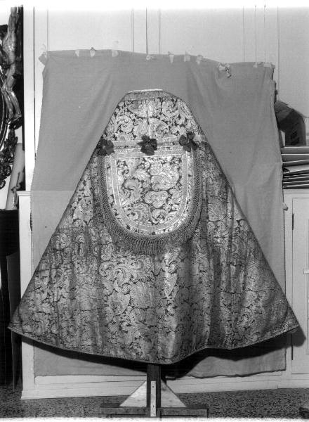 motivi decorativi vegetali con melagrana (piviale, elemento d'insieme) - manifattura ligure (metà sec. XVII)