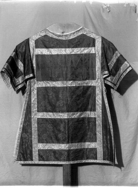 MOTIVI DECORATIVI FLOREALI (tunicella, elemento d'insieme) - manifattura ligure (sec. XIX)