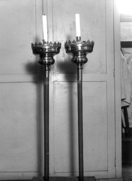 motivi decorativi vegetali stilizzati (candeliere, serie) - PRODUZIONE LIGURE (primo quarto sec. XX)