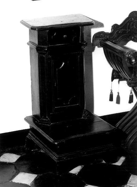 MOTIVI DECORATIVI GEOMETRICI (inginocchiatoio, opera isolata) - bottega ligure (prima metà sec. XIX)