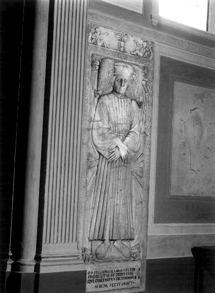 figura maschile (lapide tombale, elemento d'insieme) - bottega ligure (sec. XVI)