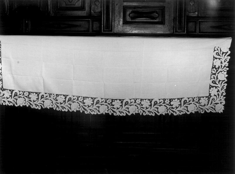 motivi decorativi floreali (tovaglia d'altare, opera isolata) - manifattura ligure (primo quarto sec. XX)